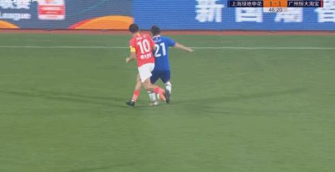 足球剪刀腿两人受伤,最悲壮的犯规郑智