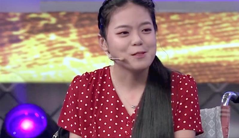 1997年,35岁男子捡到女弃婴,19年后女孩的七幅画卖出4.58万高价