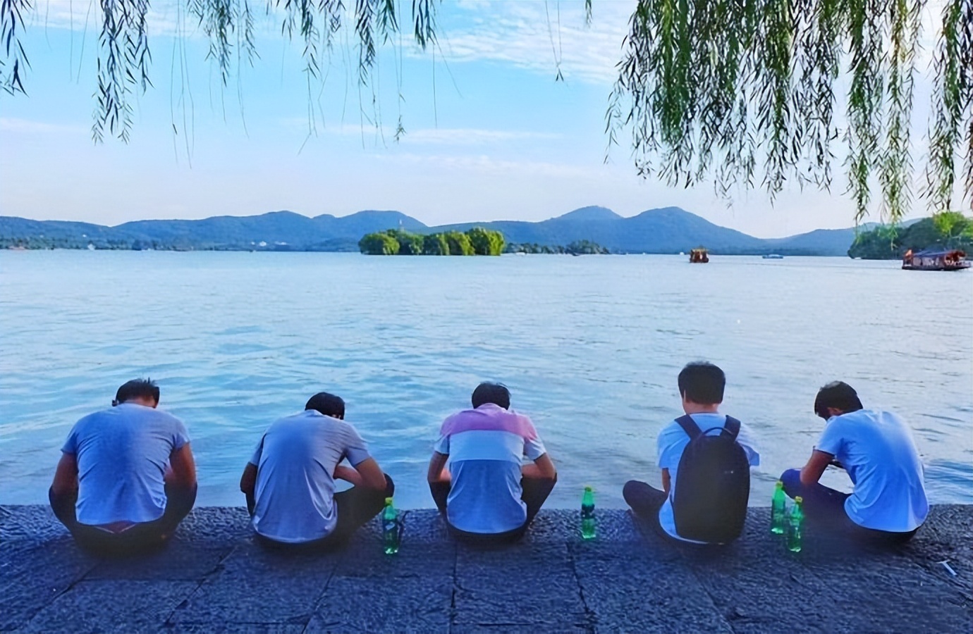 杭州一日游必玩景点杭州美食街,杭州旅游必看景点有哪些