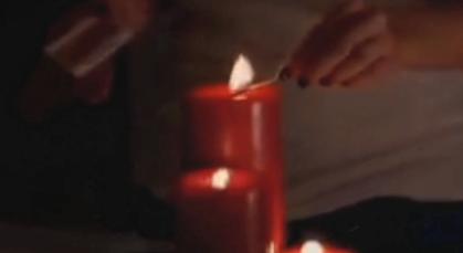 网红主播树林挑战灵异事件：用血给纸人点睛，在死过人的路口烧香