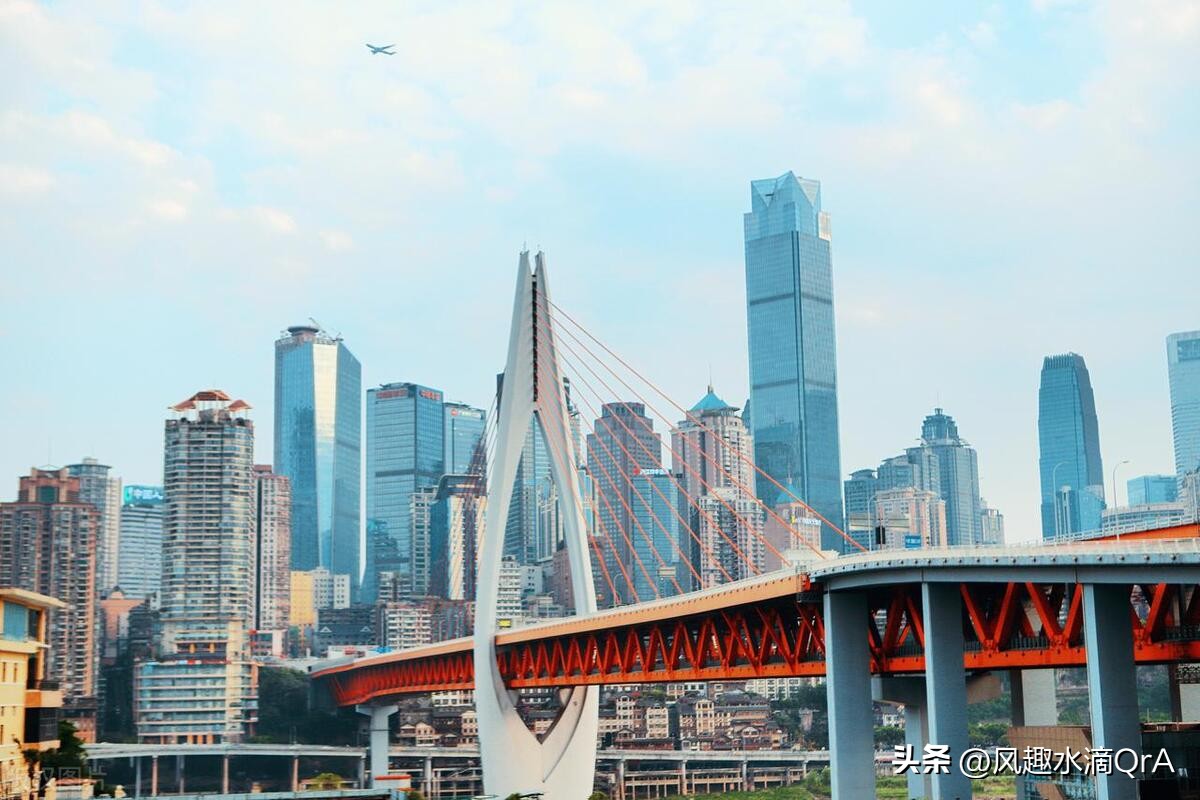 重庆山城雾都全景,重庆号称山城魔都