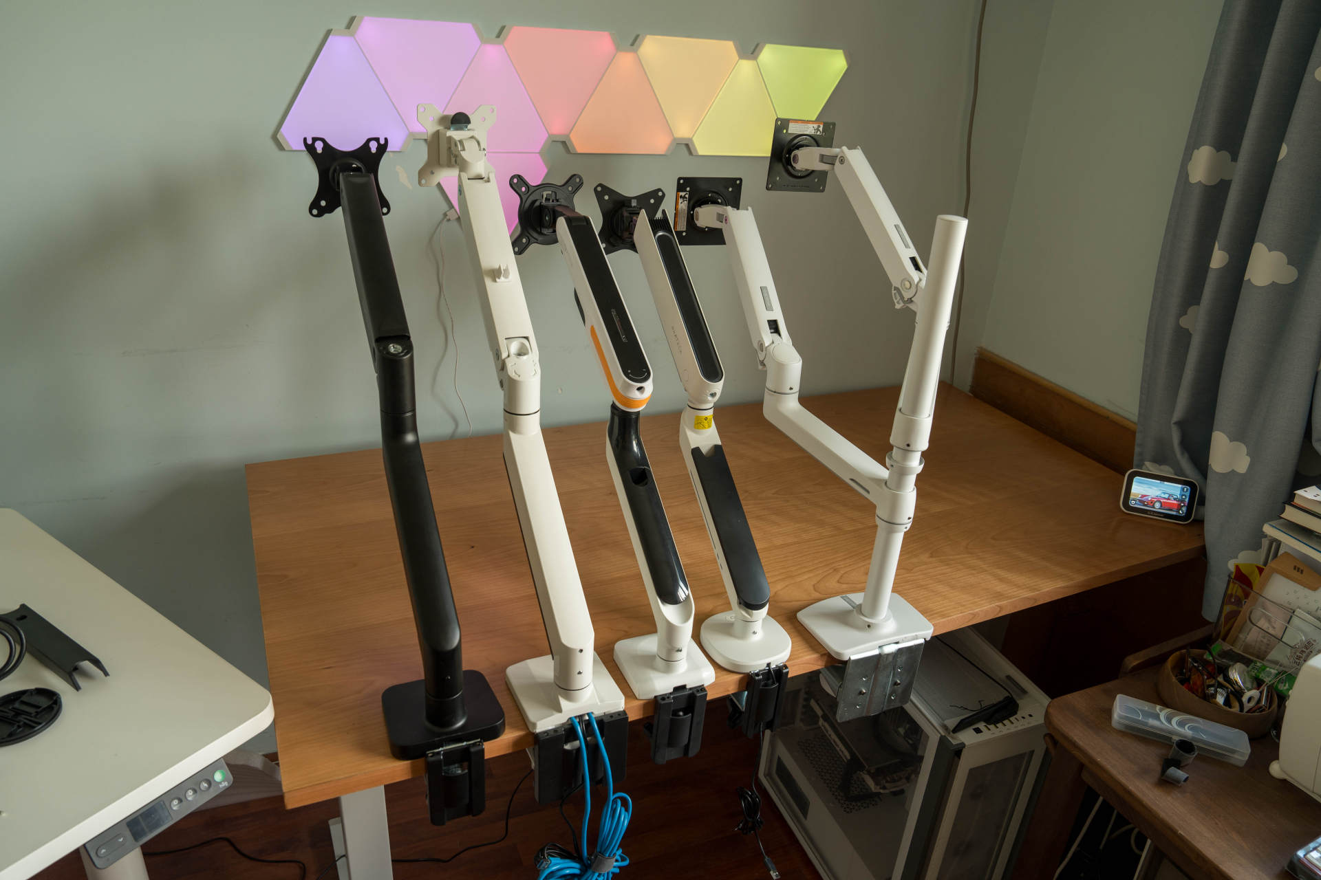 乱七八糟的电脑桌,笔记本电脑桌桌椅