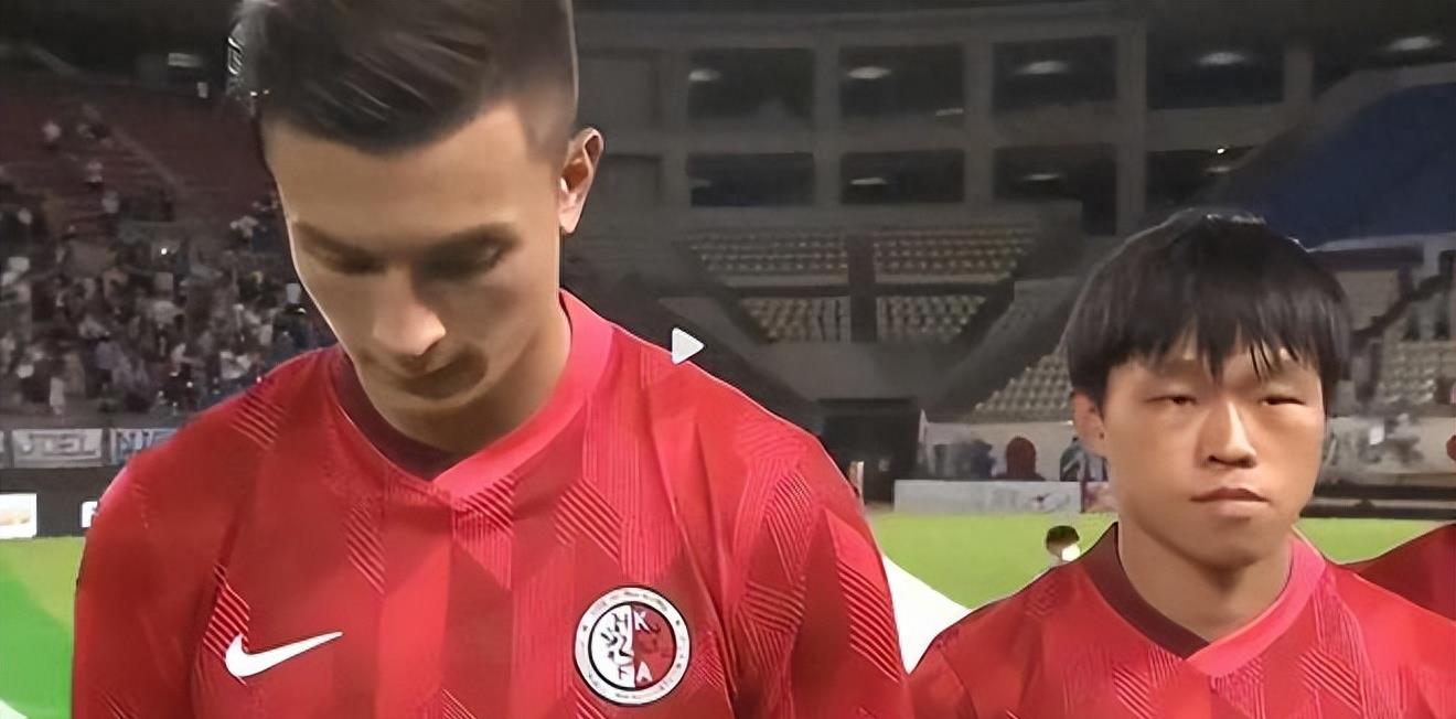 何诗蓓夺冠奏国歌,何诗蓓破世界纪录