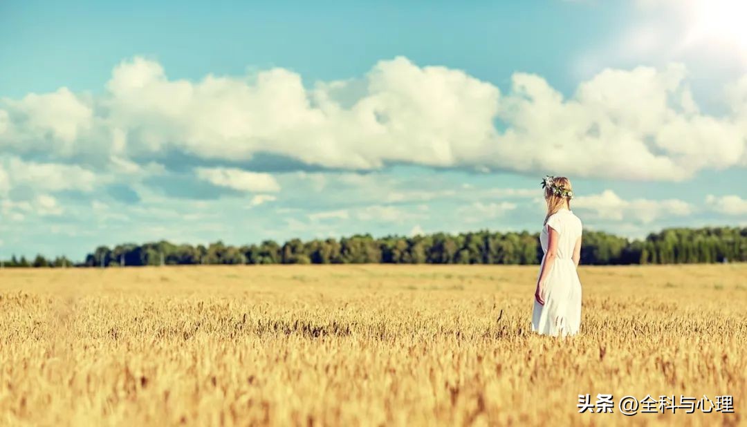 看不惯一个人说明自己也有问题,看不惯一个人最好的回击方式