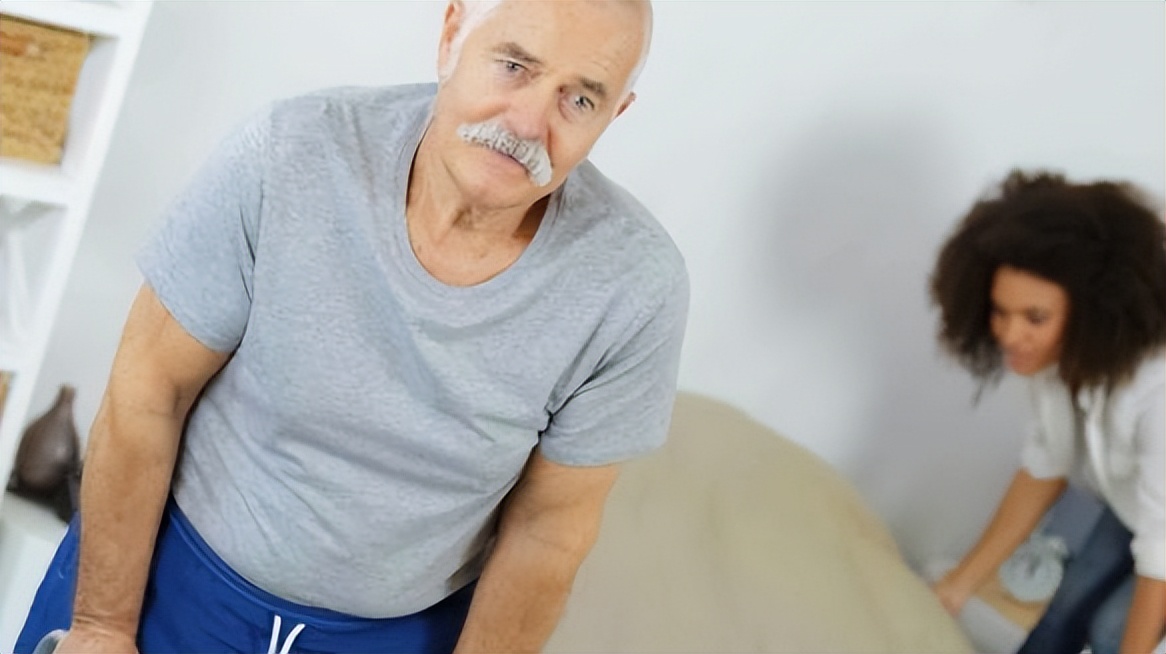 大脑开始萎缩身体会出现三个症状,大脑萎缩的10个征兆有哪些表现