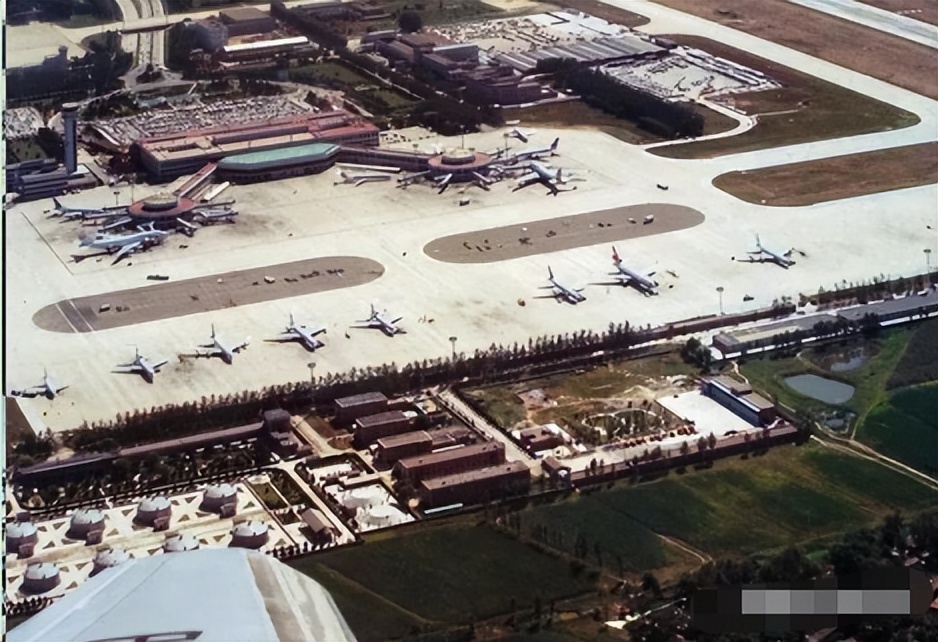 新中国第一悍匪张君，八个*妇情**帮助他犯案，他到底有何魅力？