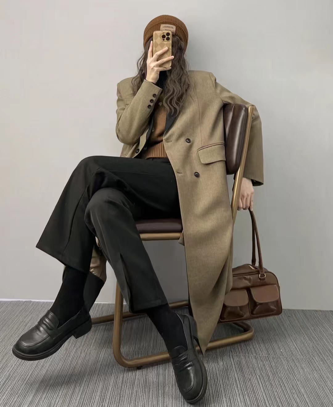 黑色搭配什么颜色很高级,黑色搭配什么颜色会显得比较高级