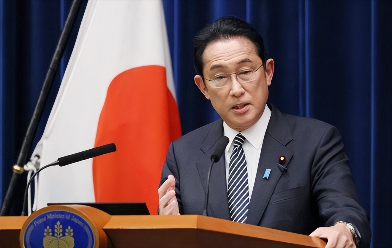 端碗吃饭放下碗就骂娘,端碗吃饭放下筷子骂娘是什么意思