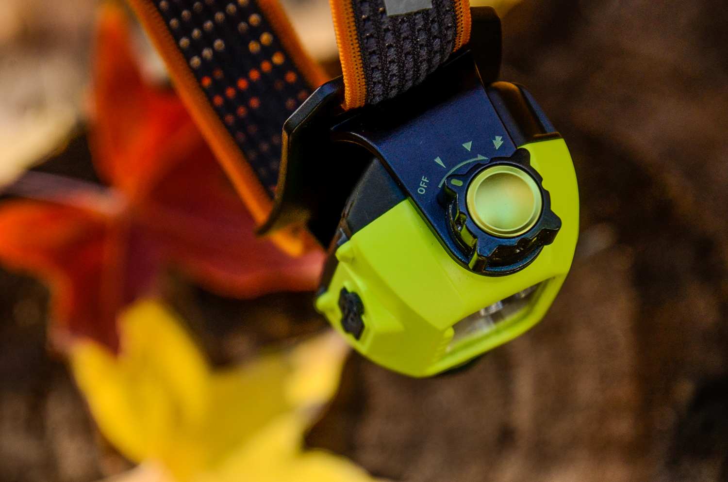 黄白光自由切换两用头灯,泛光和远射一体头灯