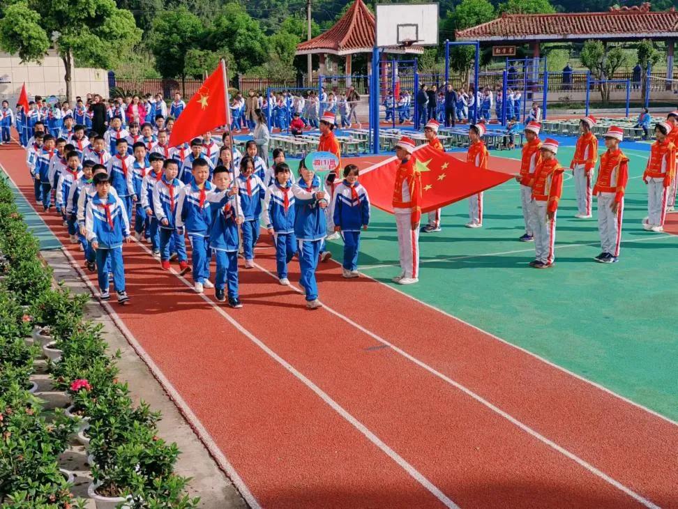 青春无畏逐梦扬威的活动背景,运动会进行时青春无畏逐梦扬威