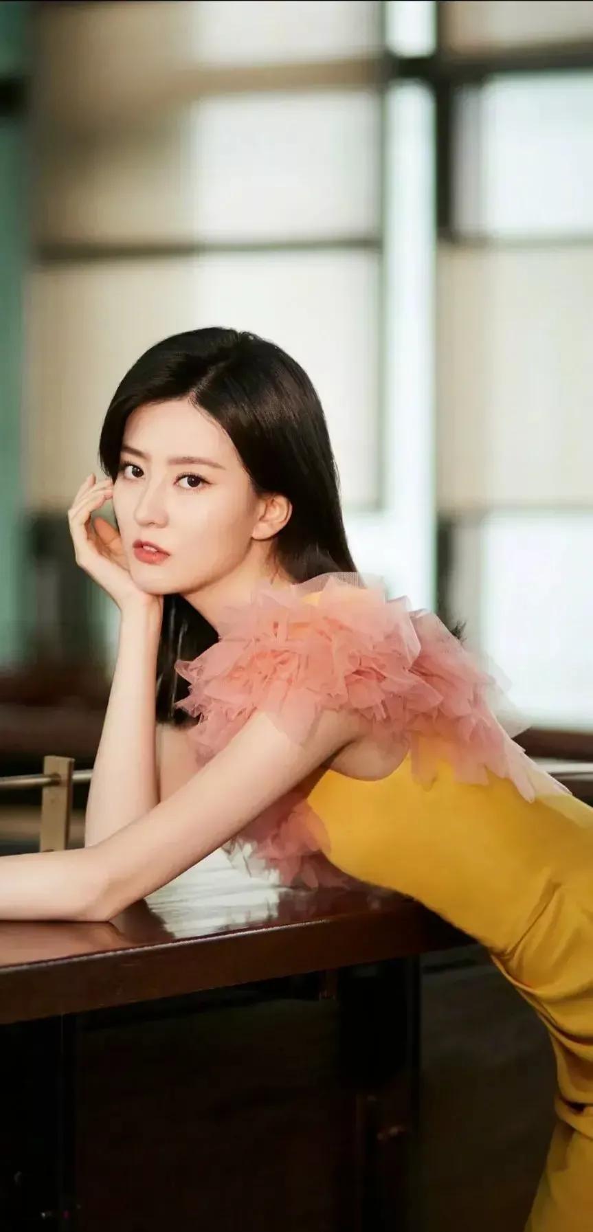 女神乔欣写真,女演员乔欣清新秀丽时尚写真图片