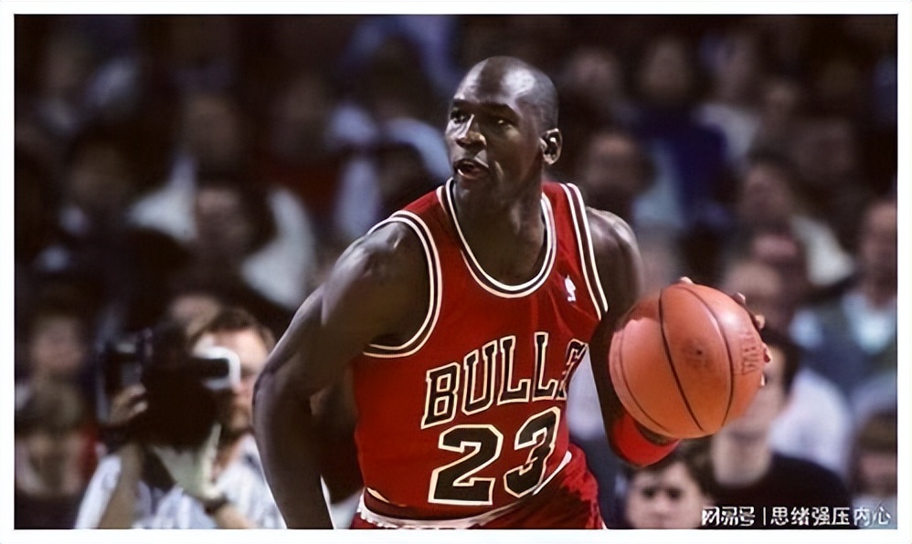 揭秘NBA历史上三大后卫防守大闸，佩顿屈居第二，乔丹实至名归！