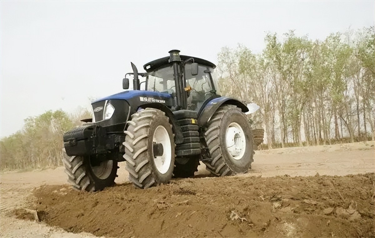 国产拖拉机的停滞与退步，马力疯长背后与国外拖拉机差距越拉越大