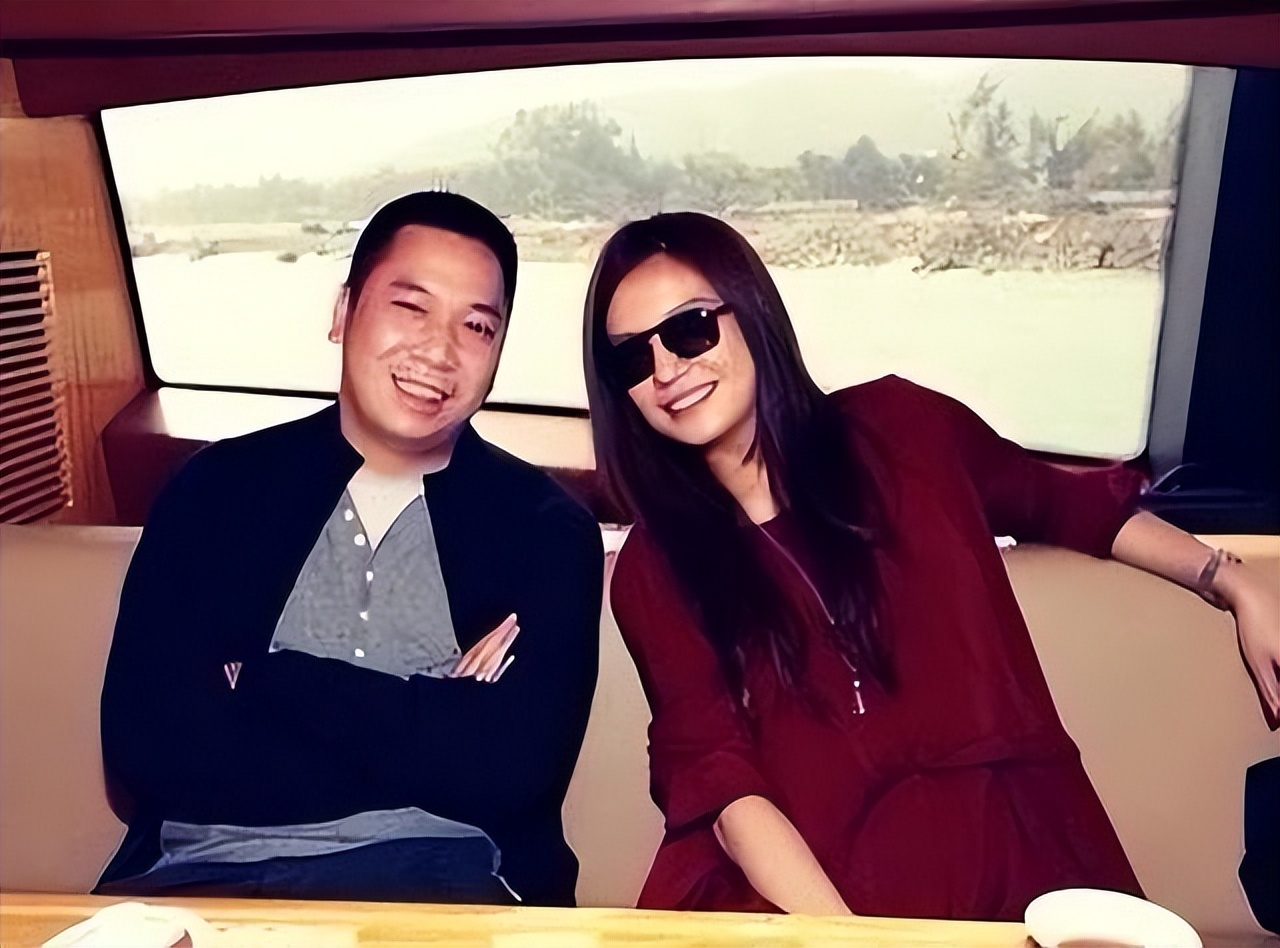 赵薇最新机场消息,赵薇移民法国