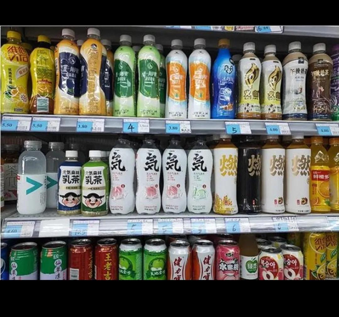 临近保质期牛奶能喝么,牛奶新日期和临期价格差好多