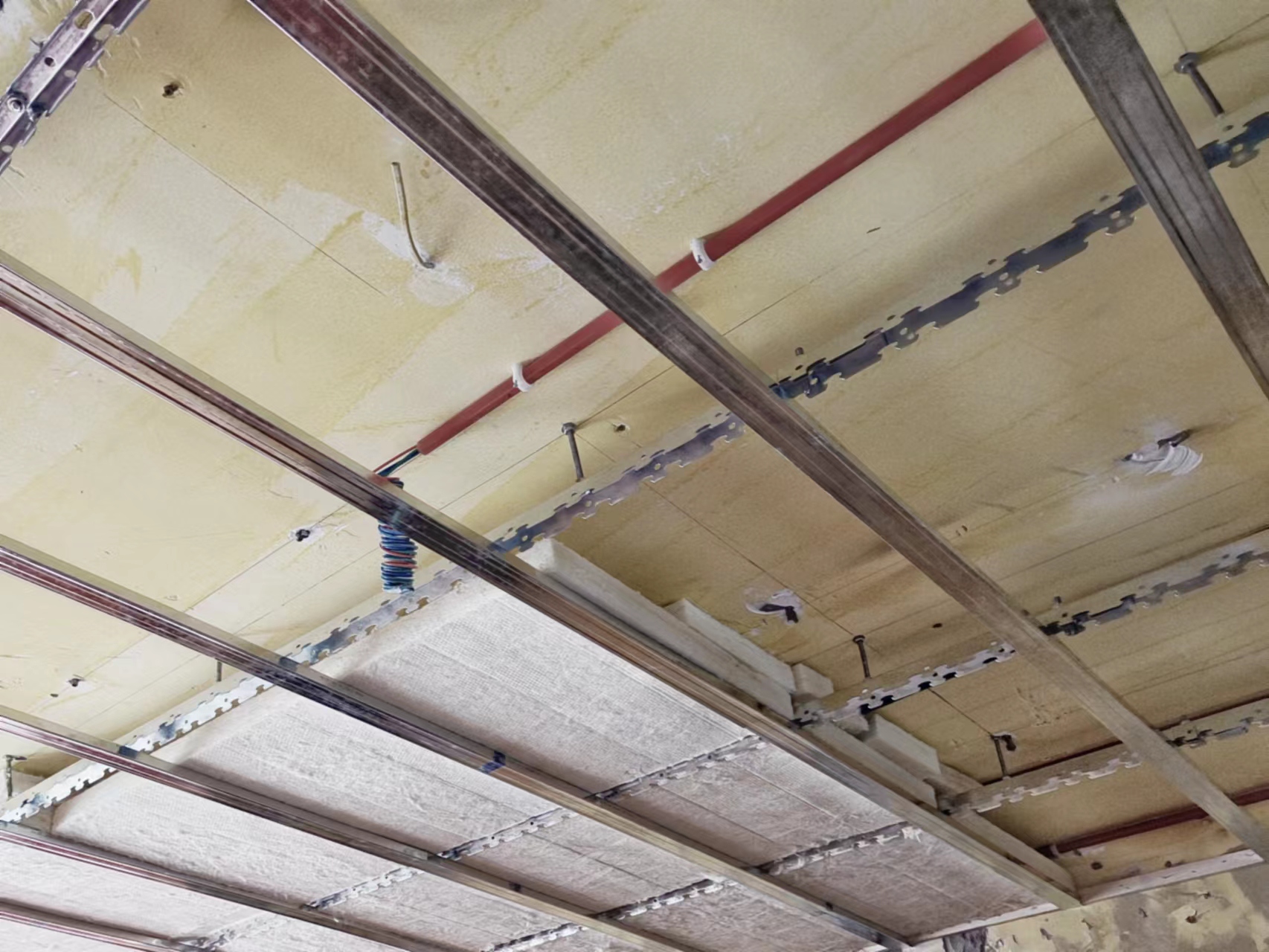 楼上邻居噪音家庭隔音降噪新悬浮工艺隔音效果最好？安静家隔音