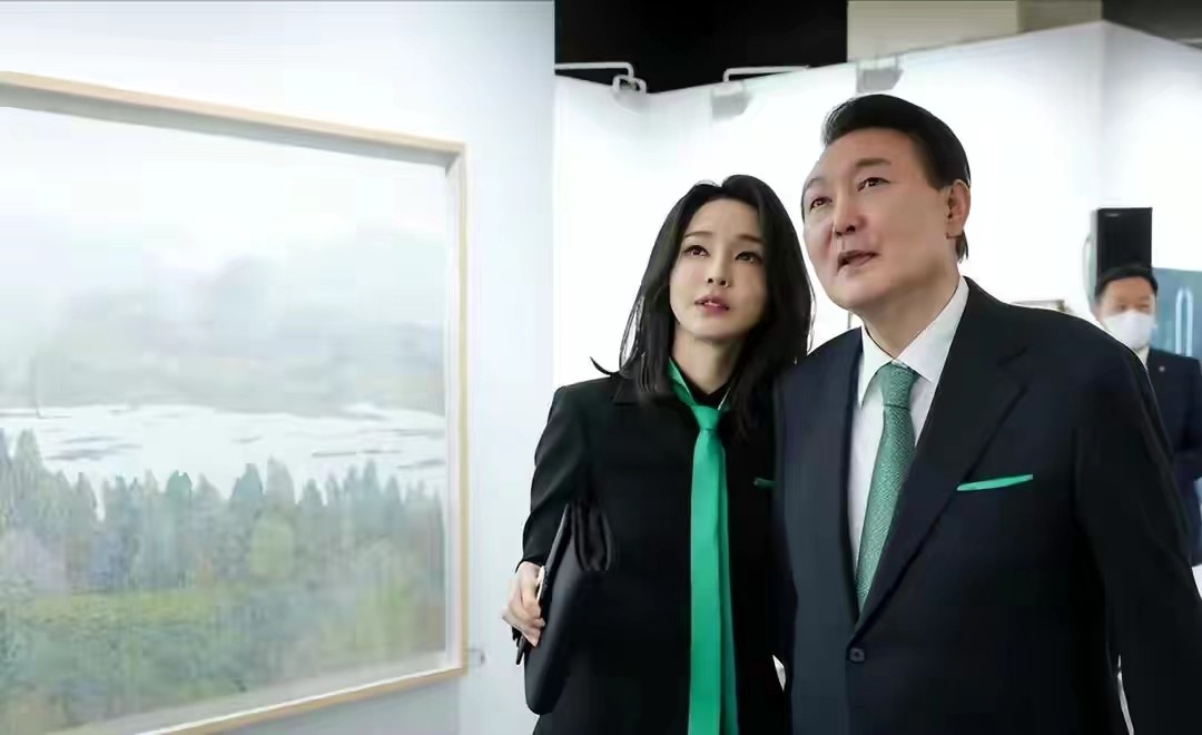 韩国第一夫人粉色穿搭,韩国第一夫人的打扮