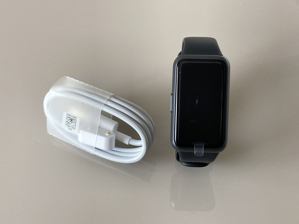 华为手环和applewatch差距有多大,applewatch7和华为6手环