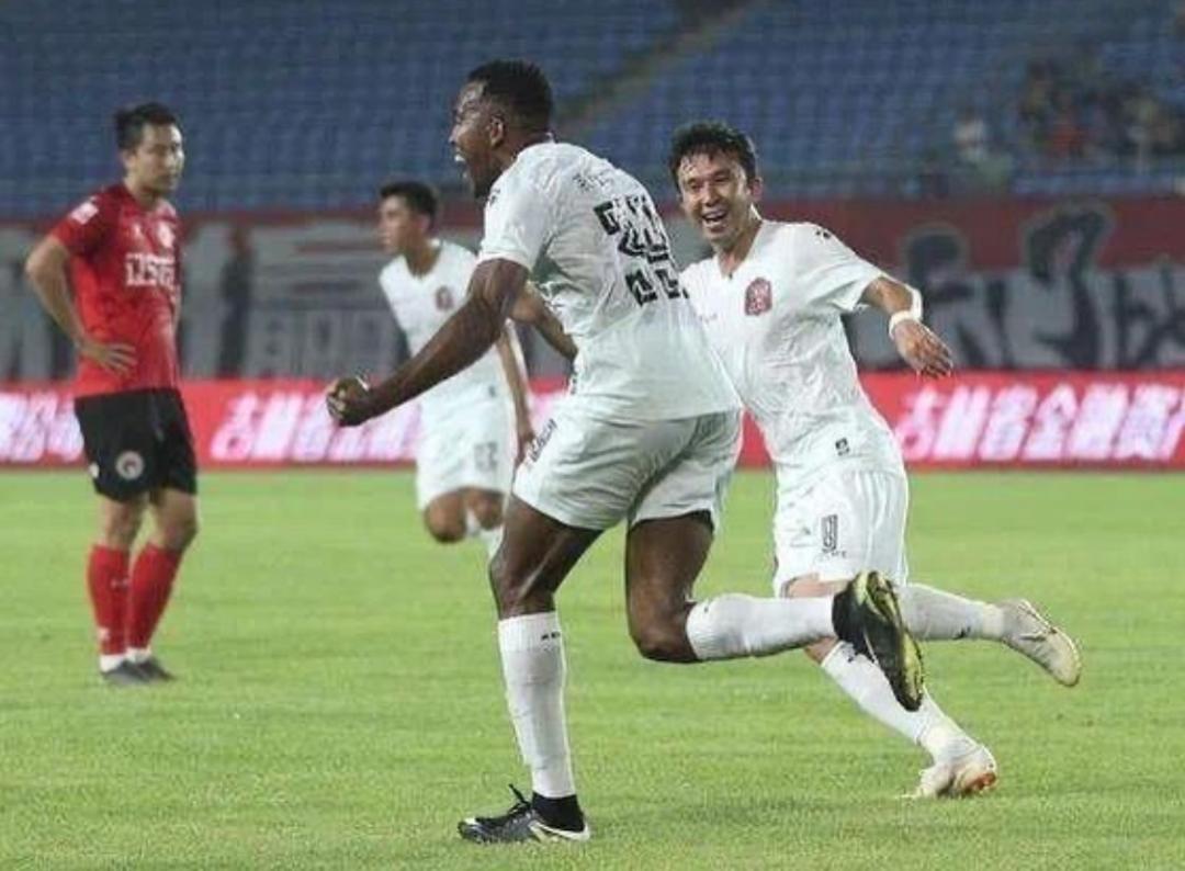 莱昂纳多足球高光时刻,莱昂纳多鲁能进球集锦