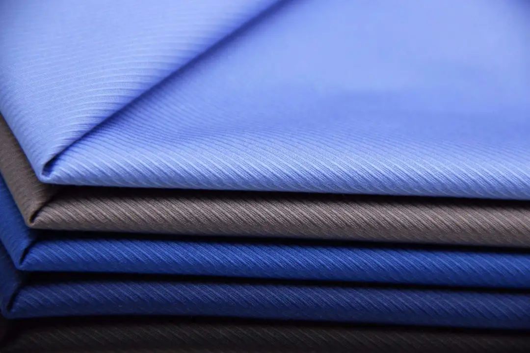 聚酯纤维的衣服面料是什么样的,聚酯纤维氨纶面料贴身穿危害