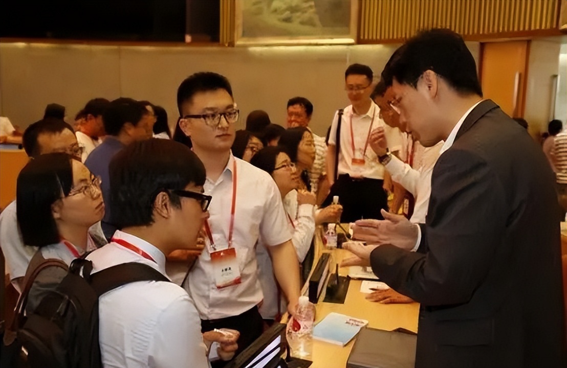 上海各阶层收入一览表,上海工资真实水平11个层次