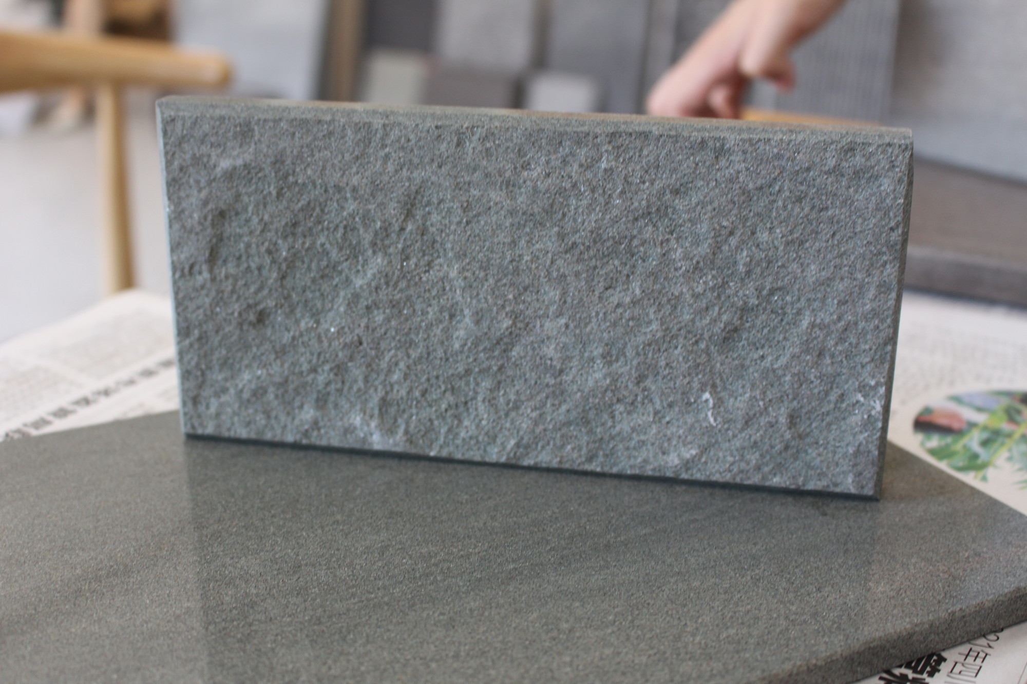 青石泛白怎么处理,青石发黑怎么处理