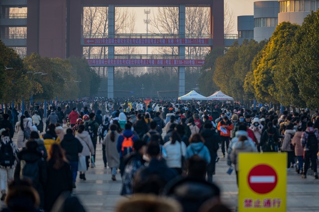如何跟意向导师保持联系,考研意向怎么联系导师