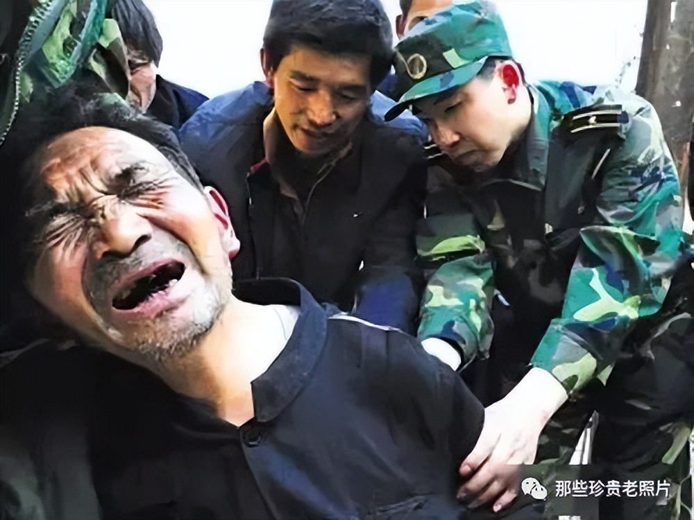 汶川有哪些瞬间让人泪流满面,回首汶川我们依然泪流满面