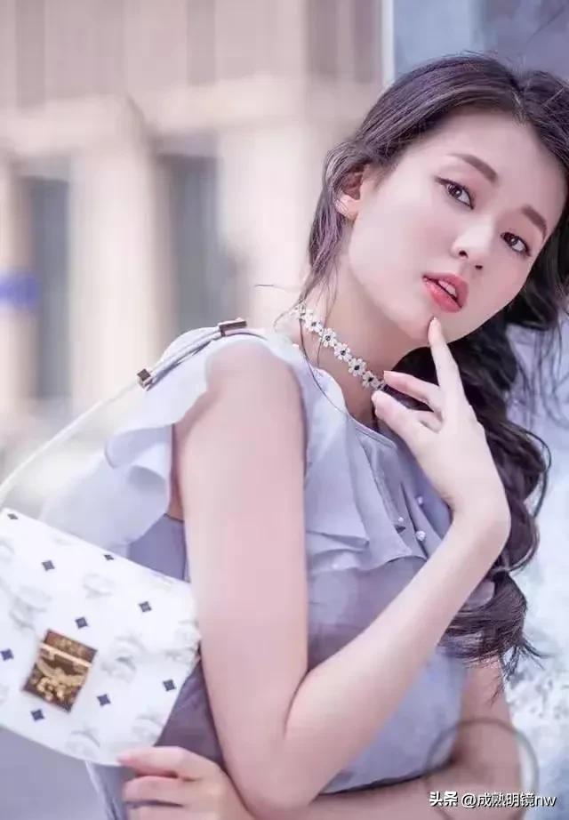 乔欣清新的写真照壁纸,乔欣古装写真照是什么