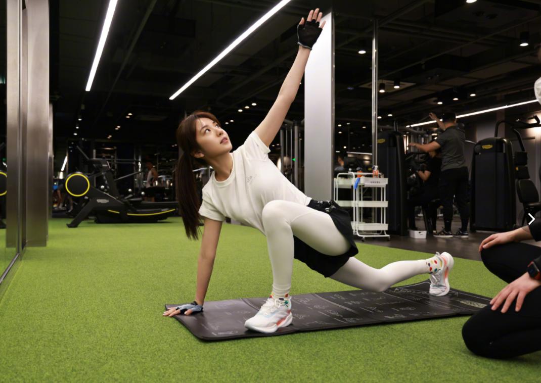 王晓晨发文澄清与胡歌谣言 (王晓晨澄清和胡歌的关系)