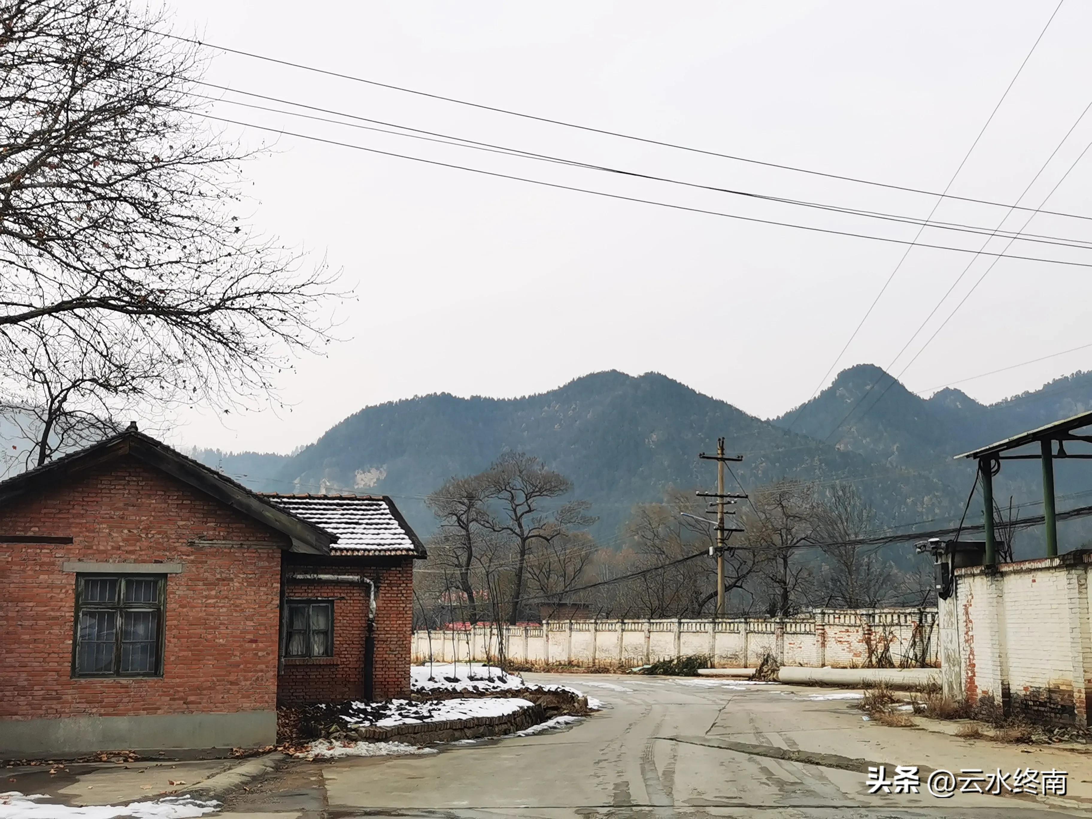 因为这个神秘的大厂,辋川曾经比镇上还热闹的山村,现在怎么样了