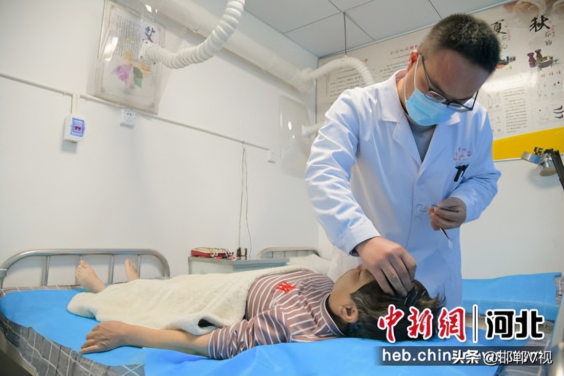 中医药专家走进民众开展健康义诊,国医堂健康讲座视频