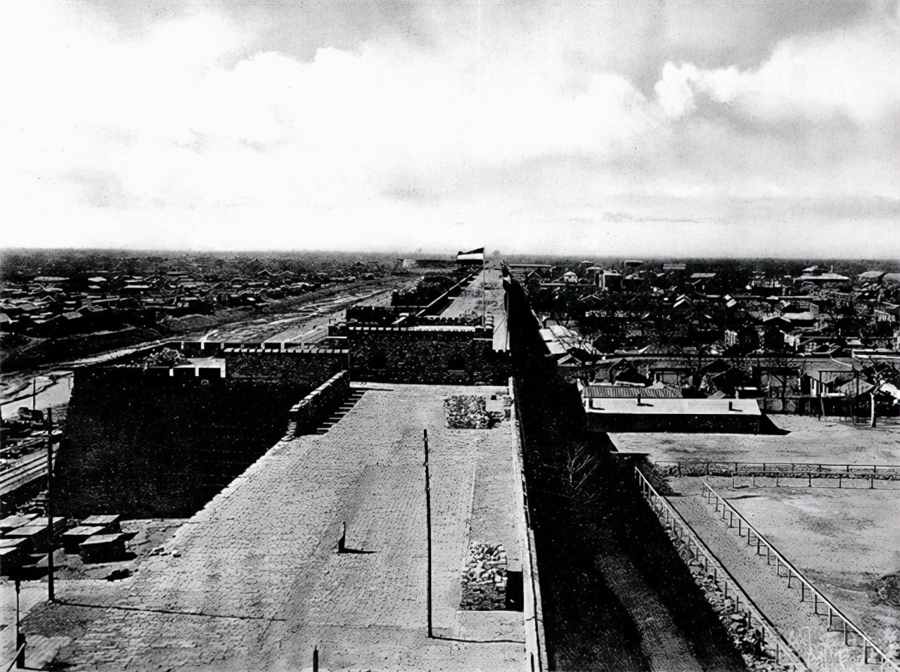 当年若“梁陈方案”被采纳，留下古城墙，那么如今北京会是什么样