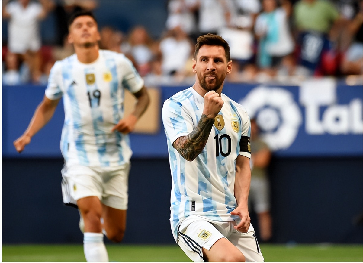 世界杯4支热门三线均衡，夺冠球队前场美如画，法国荷兰后防最强