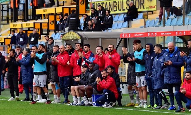 国足0-3不敌伊朗无缘亚洲杯,国足0-2韩国无缘四强