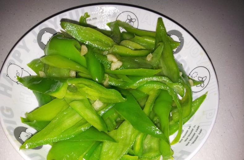 腿脚不好的老年人吃什么营养品好,中老年多吃这种食物双腿有劲