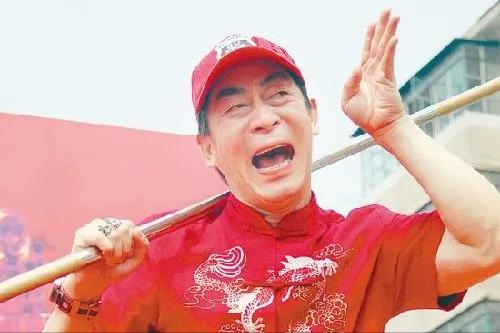 国内赚钱国外花、玩弄感情只生娃...这4位老狐狸的尾巴藏不住了？