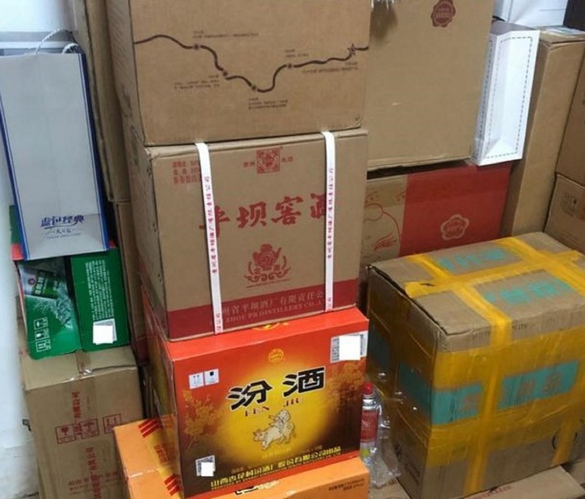 网购白酒可信吗,网购白酒套路深不要被低价欺骗了