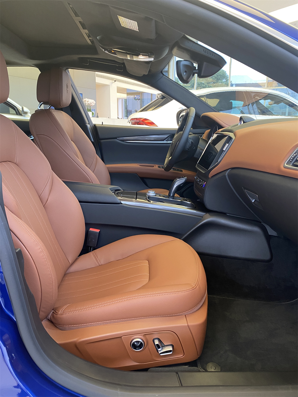 玛莎拉蒂吉博力新车最低价格,玛莎拉蒂2.0吉博力落地价格