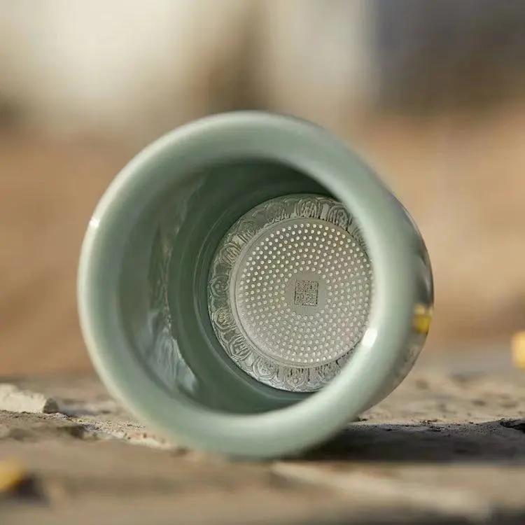 一抹飞青，如灵鱼跃渊