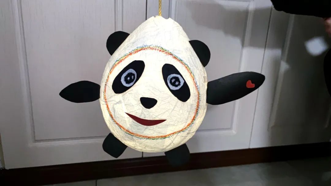 来吧~展示!谁能拒绝花灯版“冰墩墩”“雪容融”