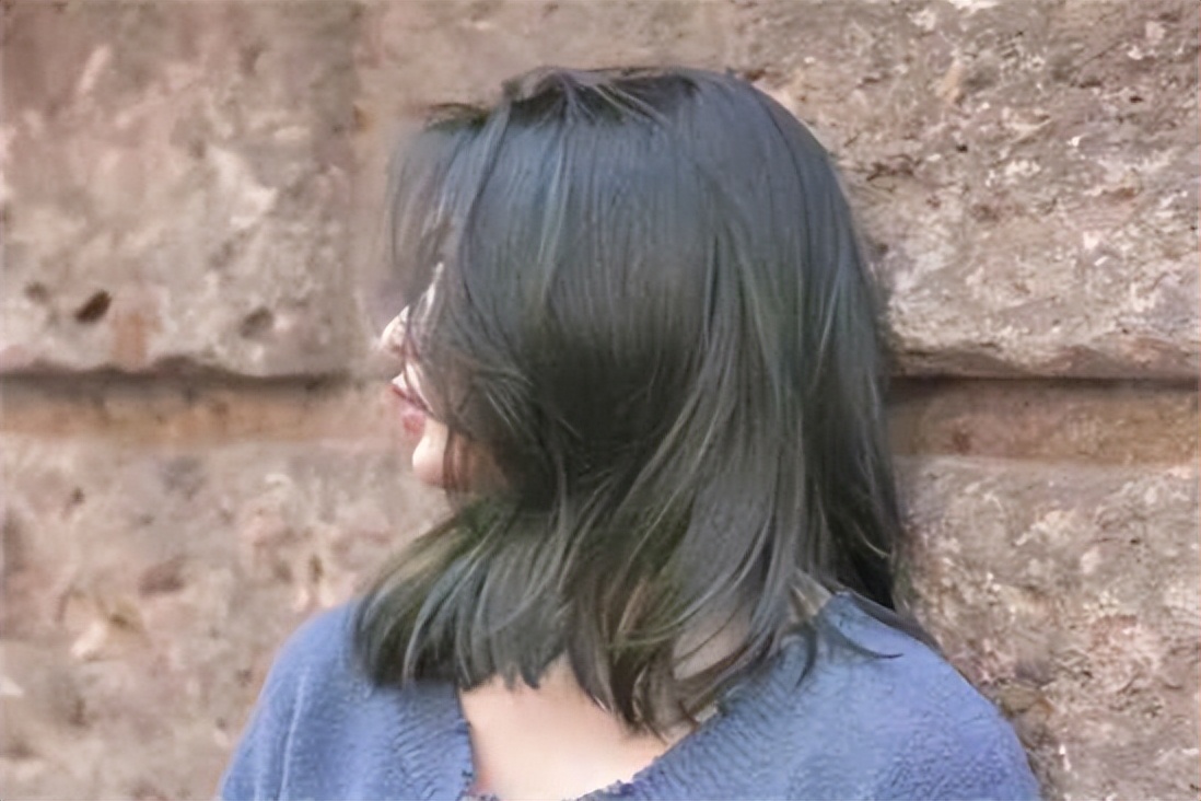 闷青色头发太绿了怎么改,闷青太绿了怎么能淡化一下