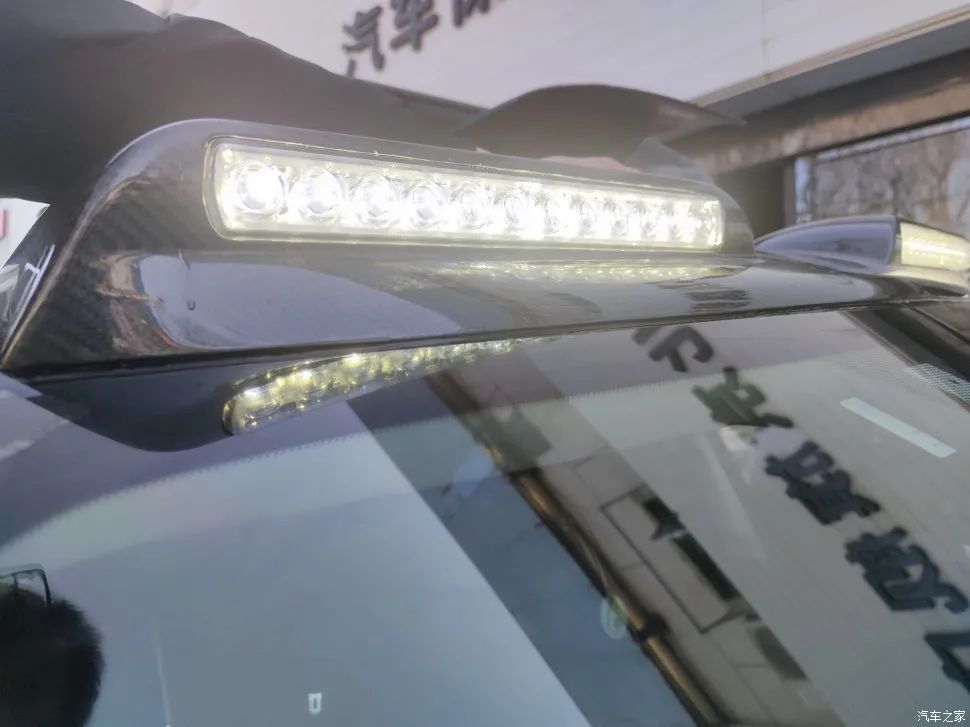 路虎发现5加装前探照灯,路虎发现五大灯测试