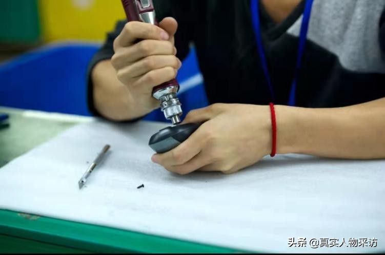 中国小伙辞职到越南找女友,中国小伙在越南打工娶了越南姑娘