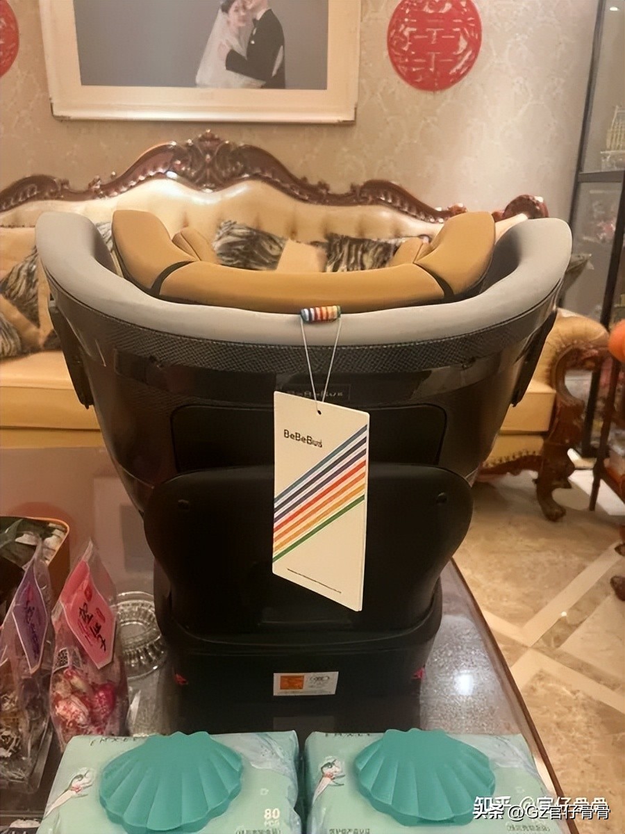 刚出生的小孩能坐汽车安全座椅吗,一出生就可以坐安全座椅吗