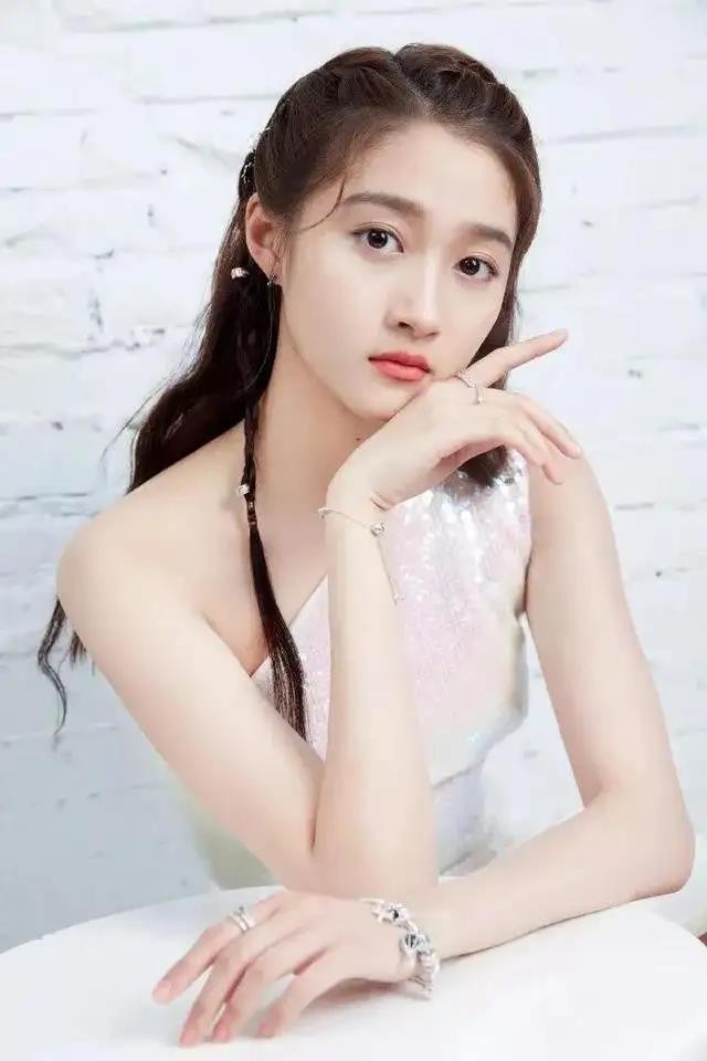 拥有满族血统的女明星,满族女演员都有谁