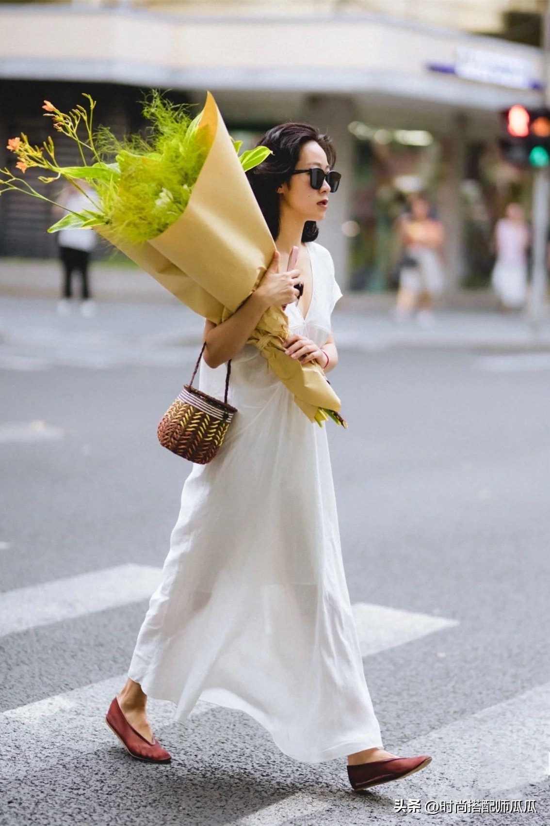 街拍如何穿修身裙子,裙子穿紧点还是松点