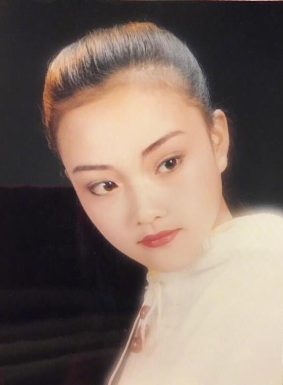 80年代氧气美女张伟欣为李小璐操碎了心如今67岁希望女儿能复婚？