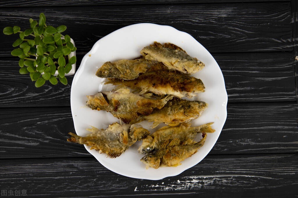 如何炸整条鱼不烂不粘锅,炸整条鱼怎么炸才正确