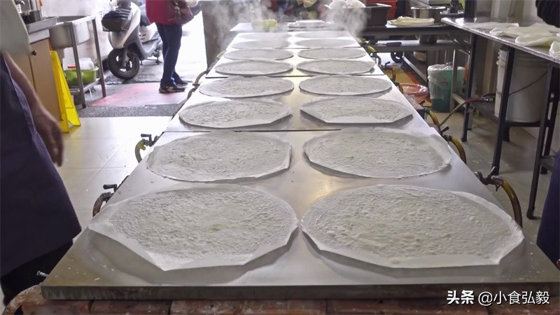 台湾小伙大陆卖小吃,台湾小伙摆摊卖菜饼